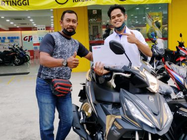 Muhammad Ariff Sales Advisor 
    <br src=