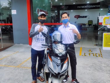 Muhammad Ariff Sales Advisor 
    <br src=