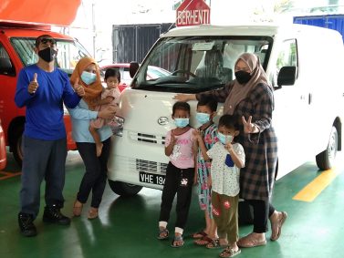 Zaifol Zin (Abang Lori Puchong) Sales Advisor 
    <br src=