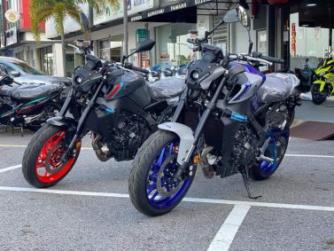 YAMAHA MT-09 <br src=