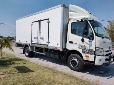 xZC730L 18ft corrugated with taillift <br src=