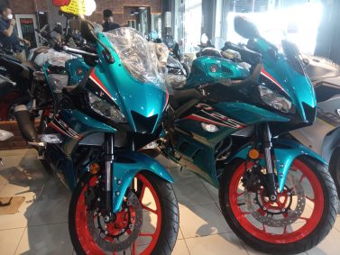 YAMAHA MT-09 <br src=