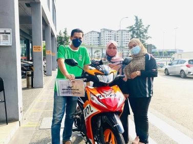 Aina Sales Advisor 
    <br src=