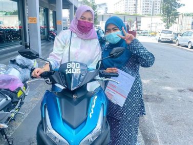 Aina Sales Advisor 
    <br src=