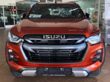 ISUZU <br src=