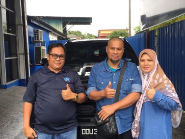 Wan Sales Advisor 
    Ford Cars<br src=