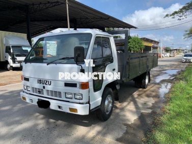 ISUZU NHR69E <br src=