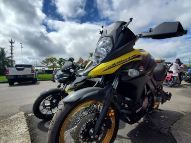 SUZUKI GSX S750 <br src=